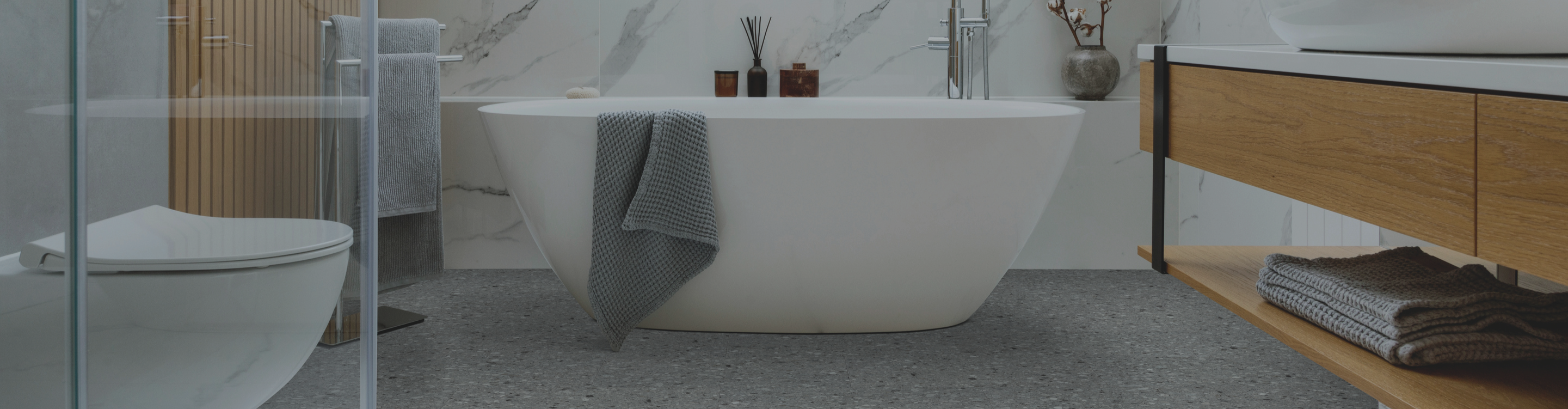 Marble wall tile in a bathroom with soaking tub